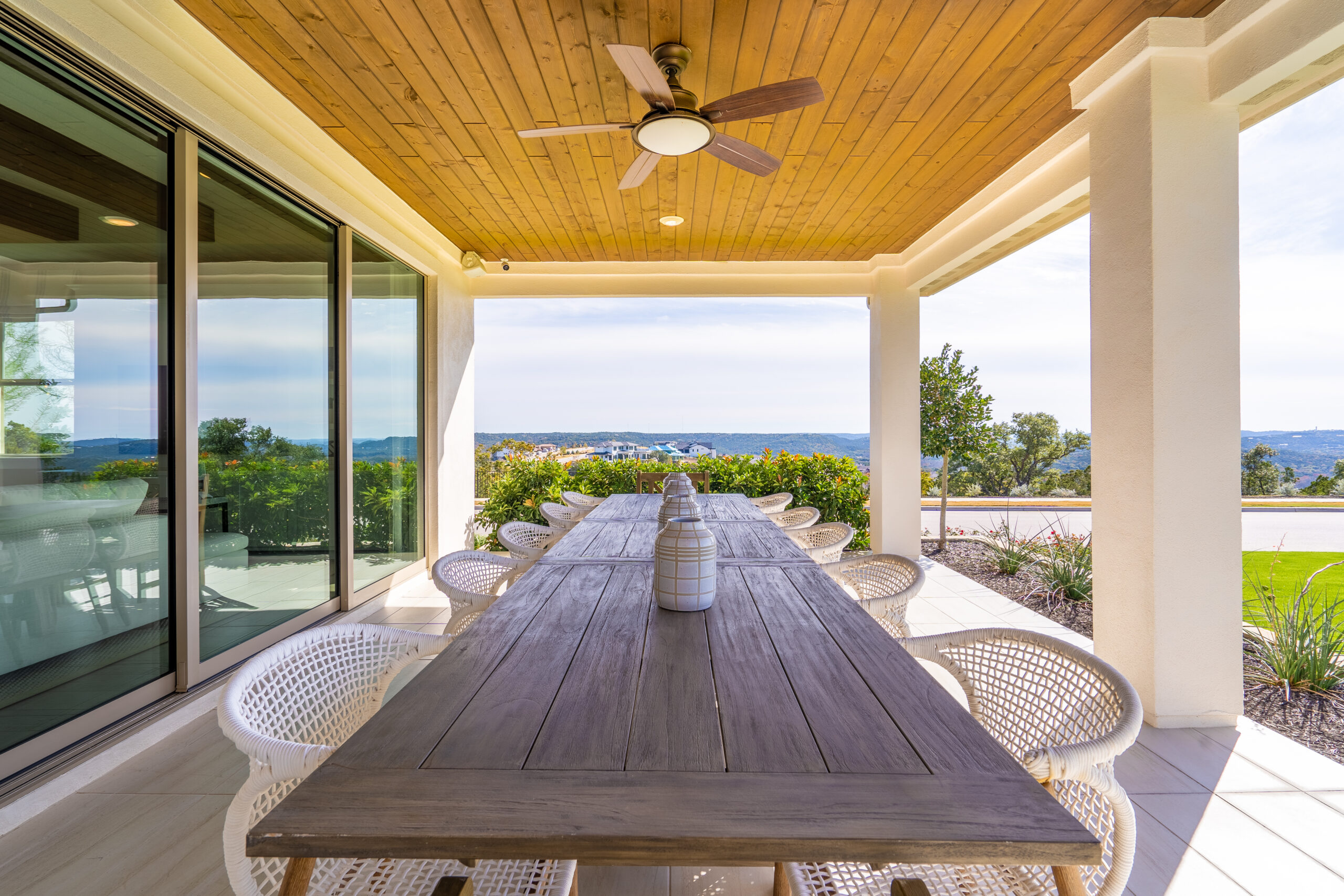 Wall&Ceiling_ANB_Traditional_Soffit_TaylorHomes_GrandEndeavorHomes_SingleFamily_12